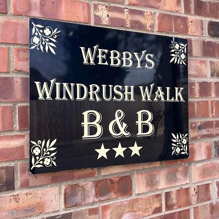 Bed and Breakfast Webbys Windrush Walk Буртон-он-те-Уотер Экстерьер фото